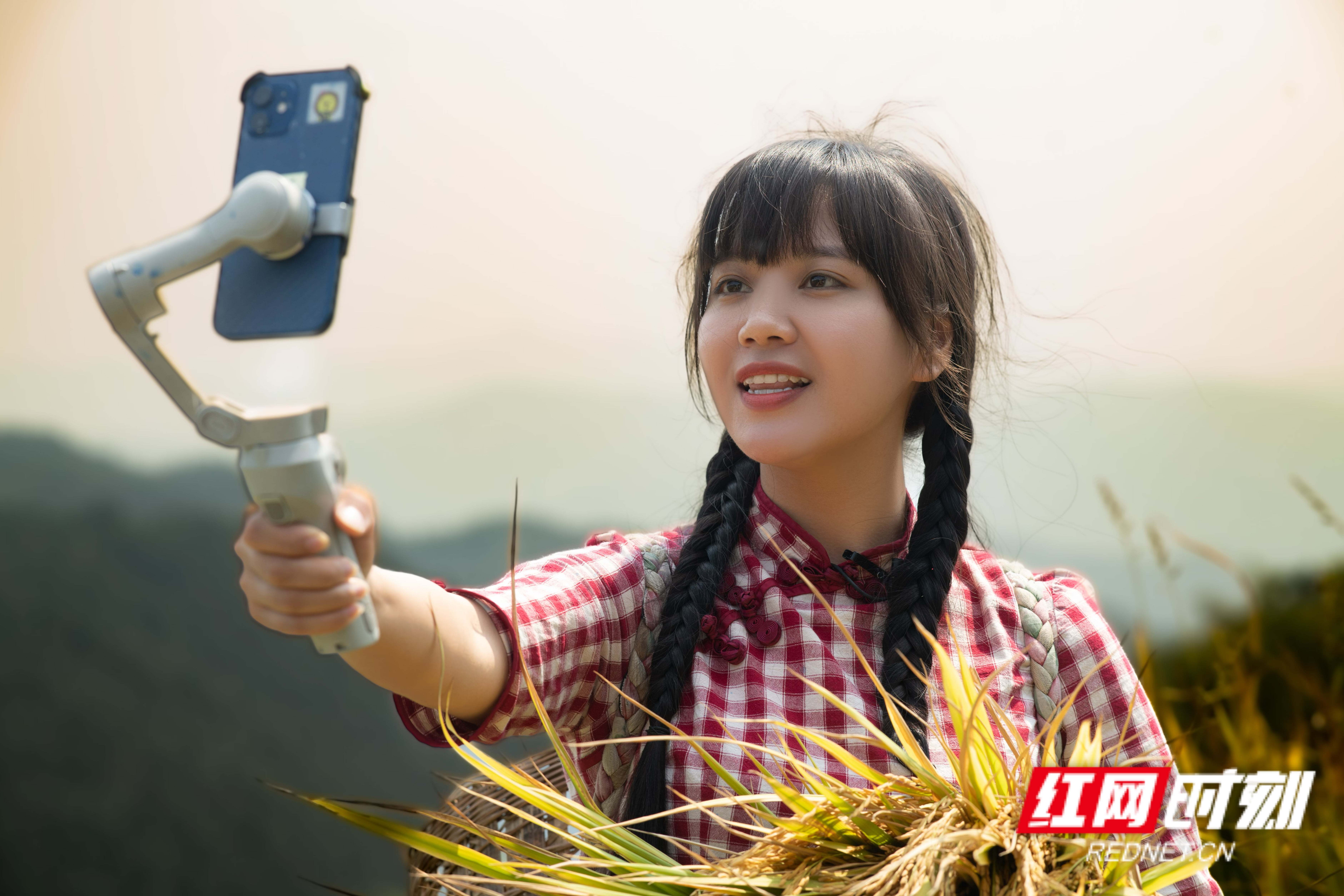 KAIYUN入口：统战人·同心力｜让大山“上网”的女孩用“新农具”耕出希望(图3)