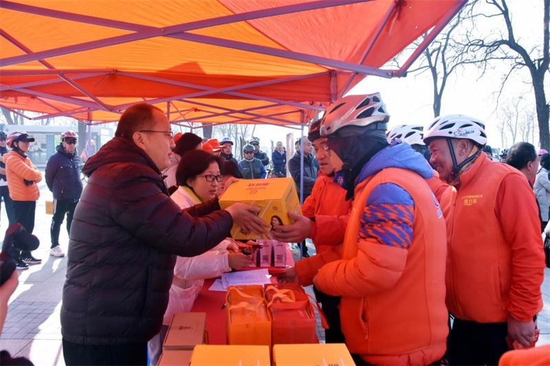 邢台市举办迎新年骑行活动(图2)