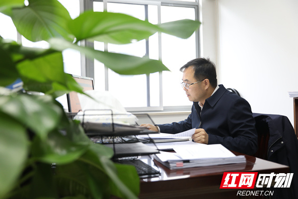 “勇”往直前 实干为先 ——记“全省担当作为优秀干部”唐勇(图1)