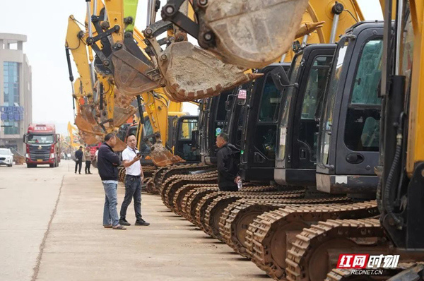 “勇”往直前 实干为先 ——记“全省担当作为优秀干部”唐勇(图6)