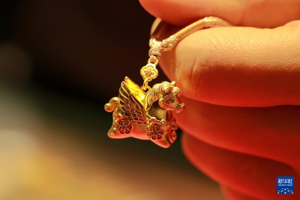 生肖马主题黄金饰品热销(图3)