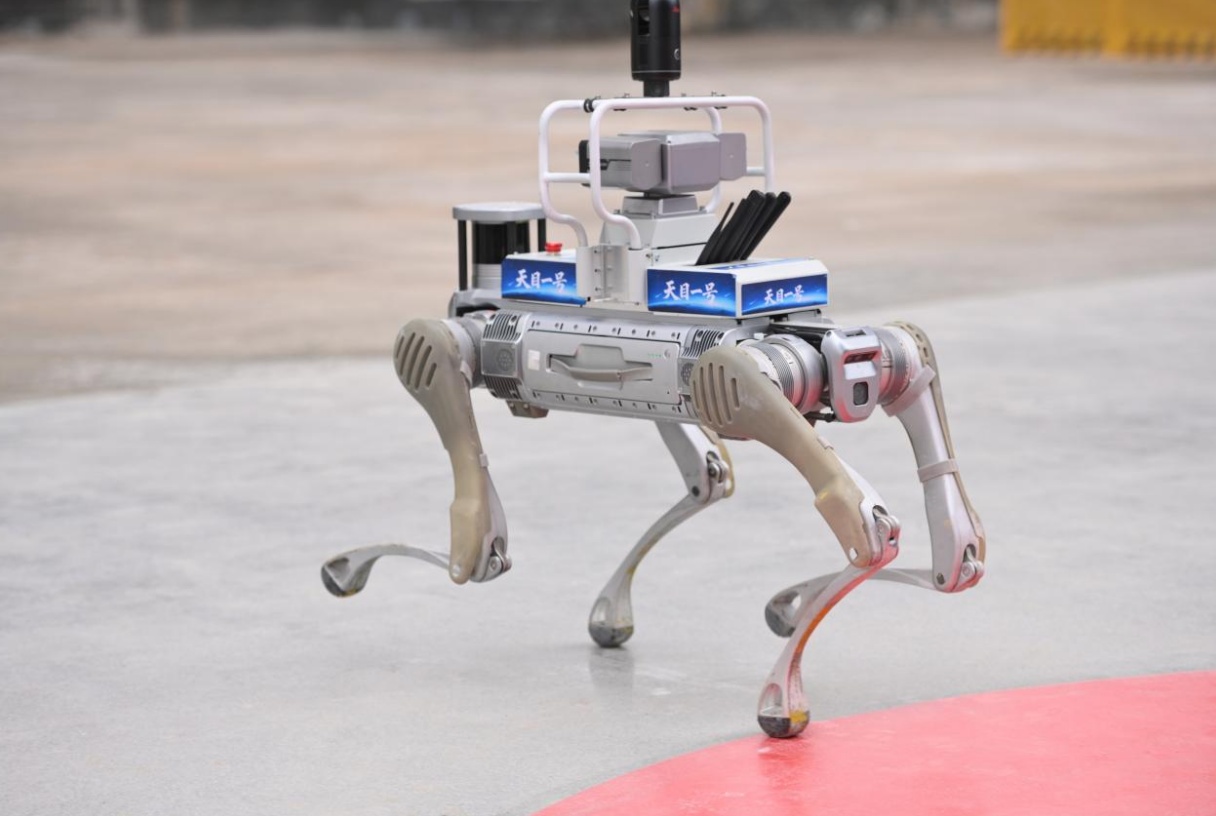 “天目一号”智能机器狗助力杭州保障房建设(图1)