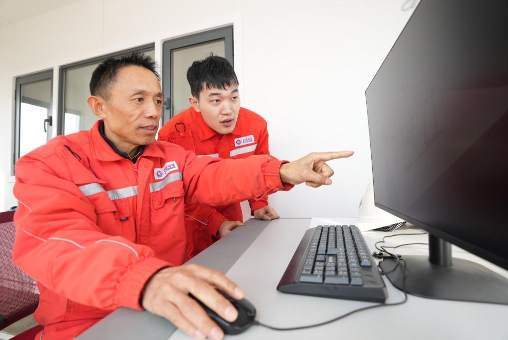 新春走基层丨一位海油装备产业工人春节的变与不变(图1)