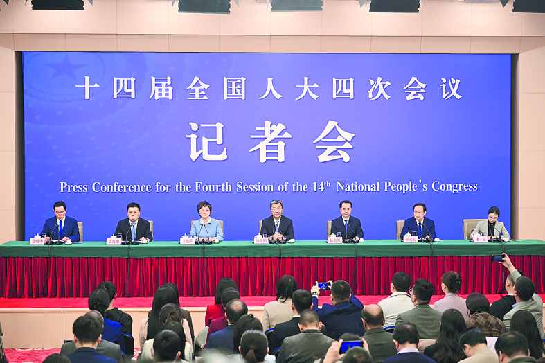 从“育儿账”“就业账”到“医疗“养老五部门一把手回应民众急难愁盼话题细微最是动人处问答之间显民生温度(图1)