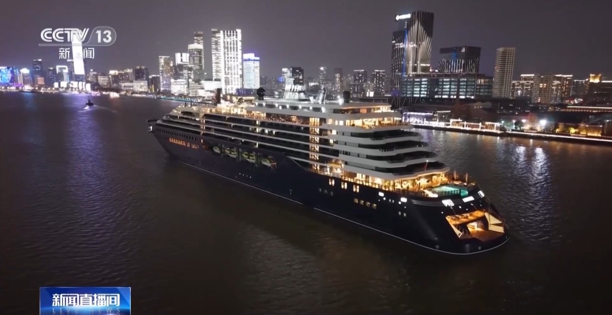 “璐明娜”号邮轮首次停靠上海 超八成外籍旅客免签入境(图1)