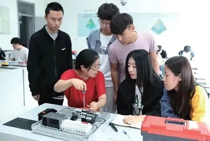 “三张表”破题 北京高校锚定产业需求优化学科布局(图1)