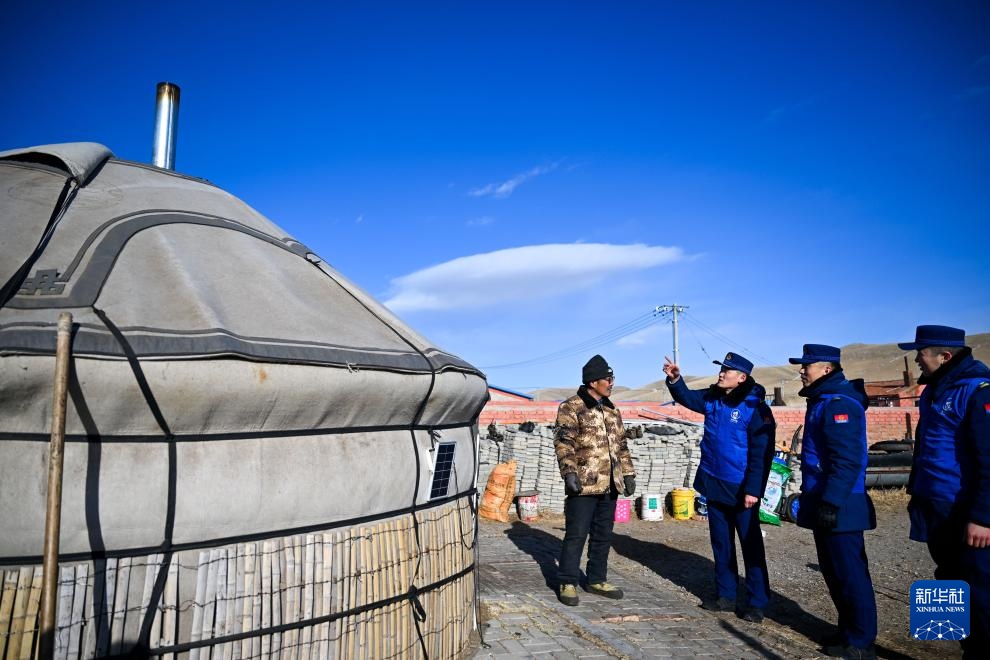 草原上的“火焰蓝”(图9)