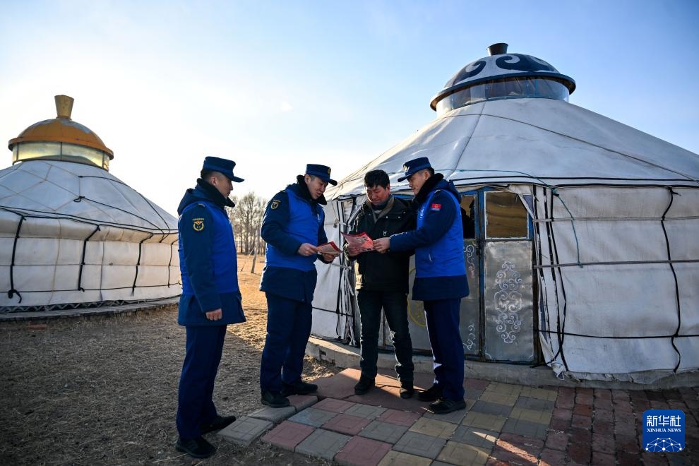 草原上的“火焰蓝”(图11)