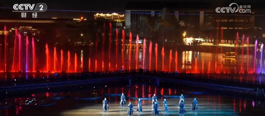 “赏花+夜游+沉浸式入戏”业态联动全时段文旅产品释放消费新增长点(图1)