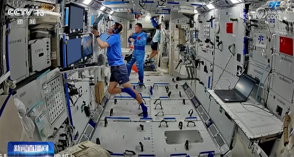 神舟二十一号乘组工作Vlog更新太空“出差”“在轨150天”成就即将达成(图1)