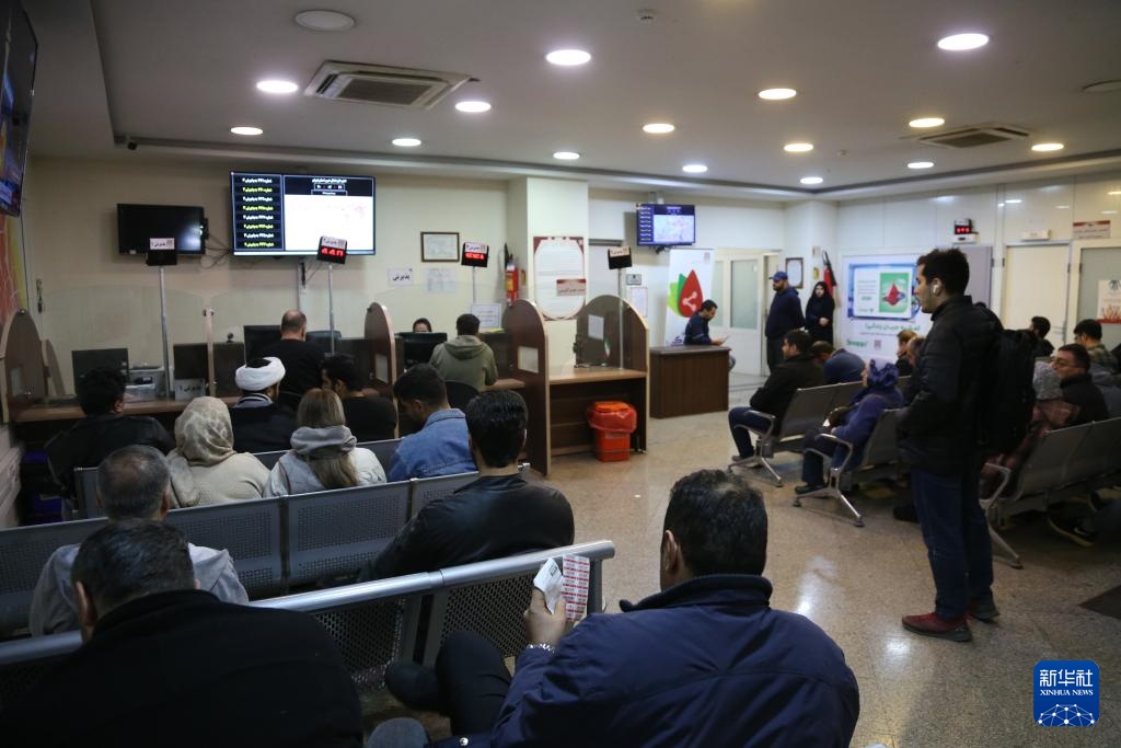 美以伊战事30天——战争阴影下两座城市的日常(图7)