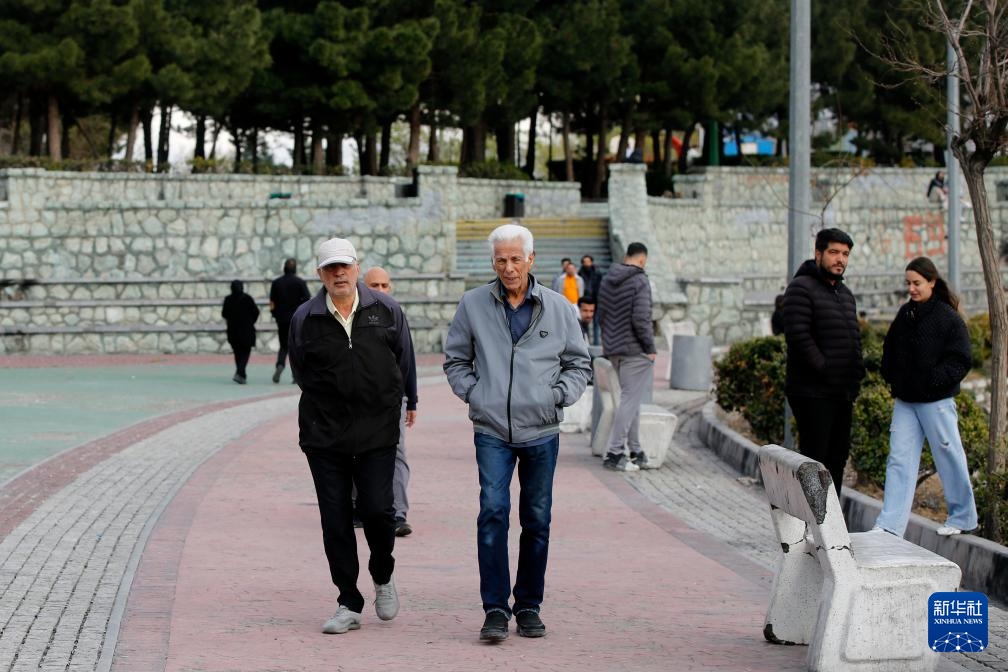 美以伊战事30天——战争阴影下两座城市的日常(图9)