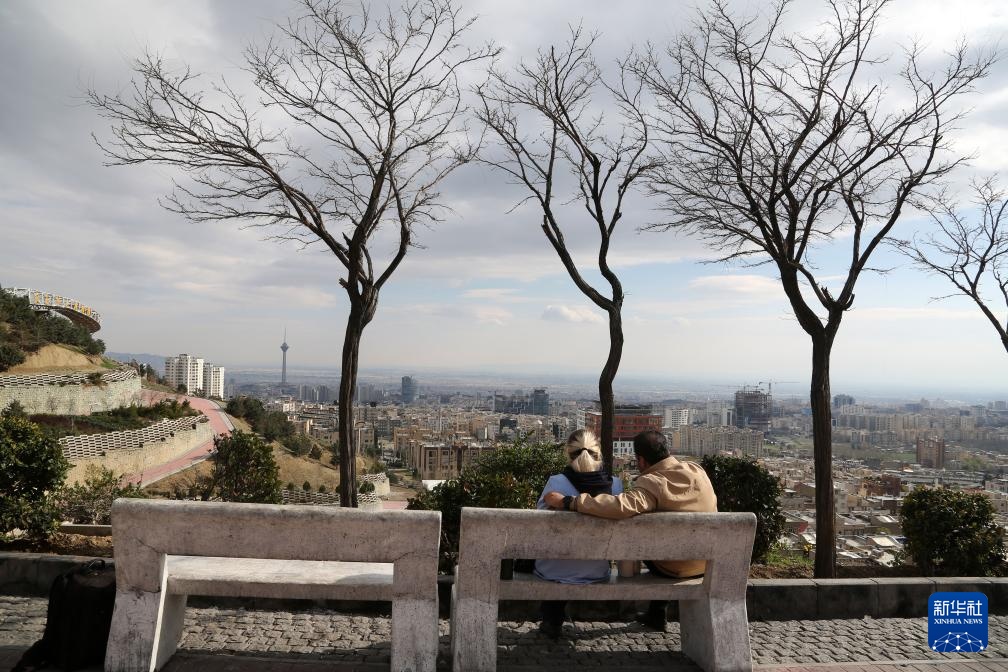 美以伊战事30天——战争阴影下两座城市的日常(图10)