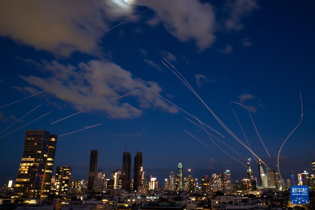 美以伊战事30天——战争阴影下两座城市的日常(图11)