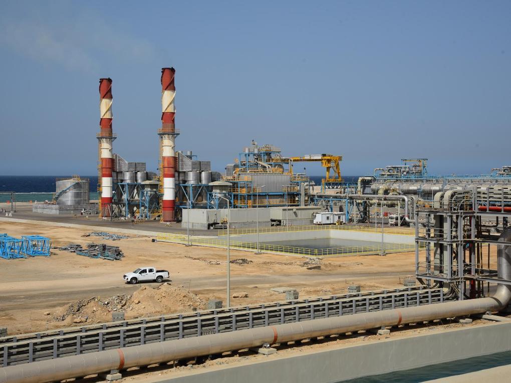 Im体育网站：观天下丨霍尔木兹海峡走不通海湾产油国各自找“出路”(图1)