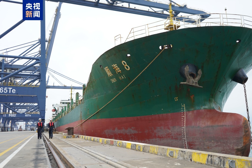 开云网站：拱北关区首票水水中转多式联运货物顺利通关(图1)