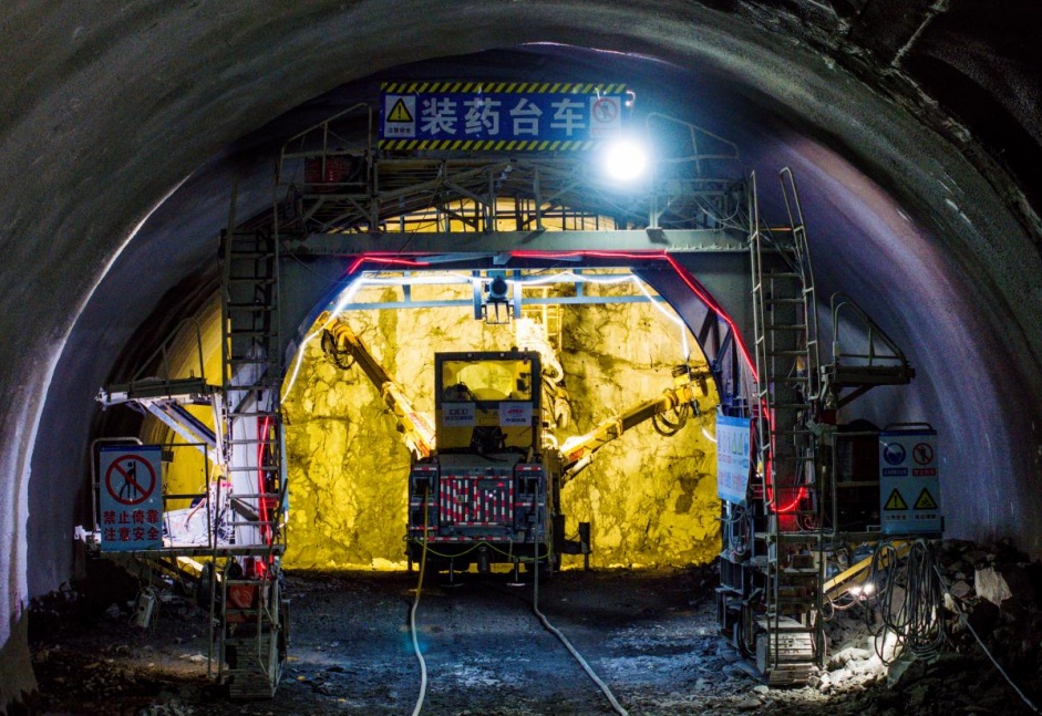 科技赋能 义龙庆丽水段项目建设跑出“加速度”