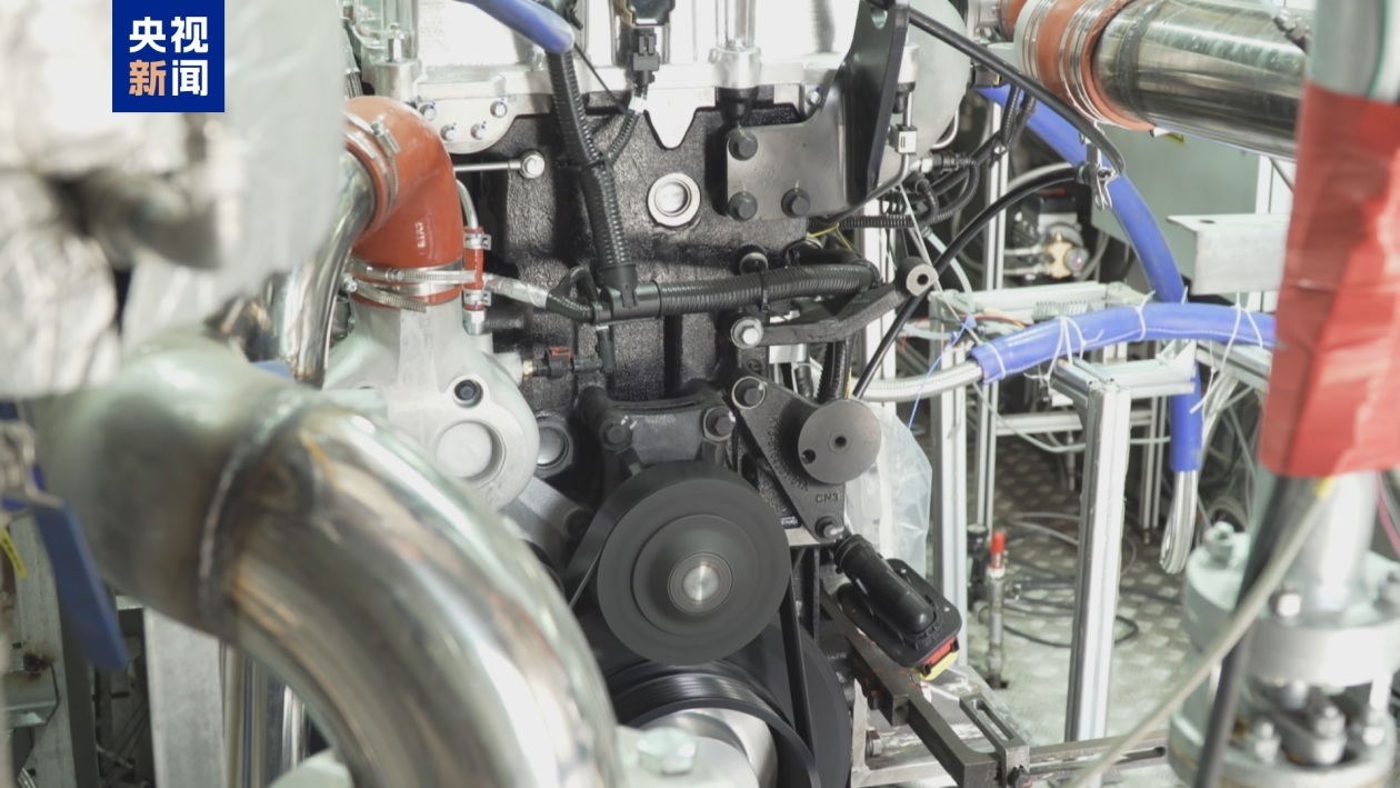 全球首台重型商用车高压直喷纯氨内燃机成功点火(图1)