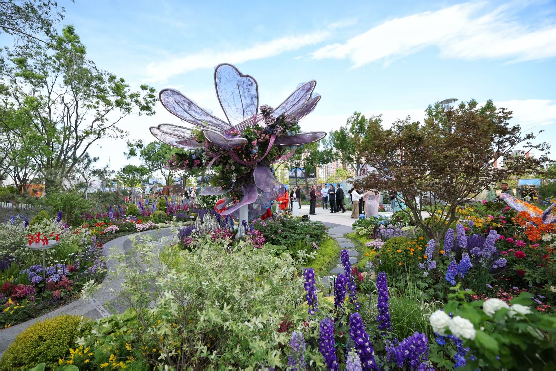 北京国际花展开幕超1000种主流及珍稀花卉亮相(图1)