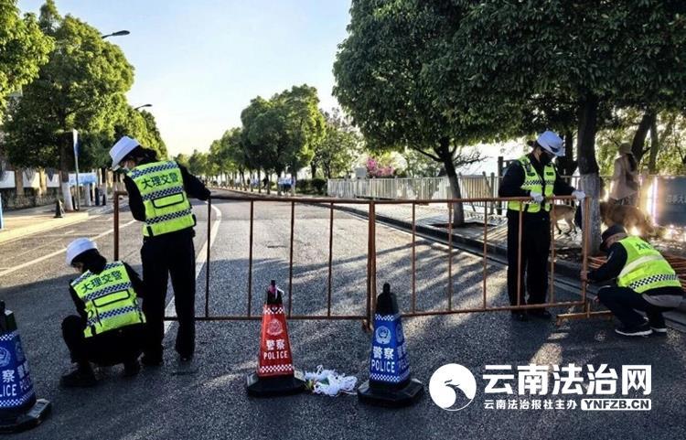 法治护航大理马拉松“安全岛”通行模式破解赛事交通难题(图1)