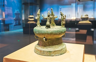 战国秦汉时期云南文物珍品进京展出呈现云南青铜时代璀璨图景(图1)
