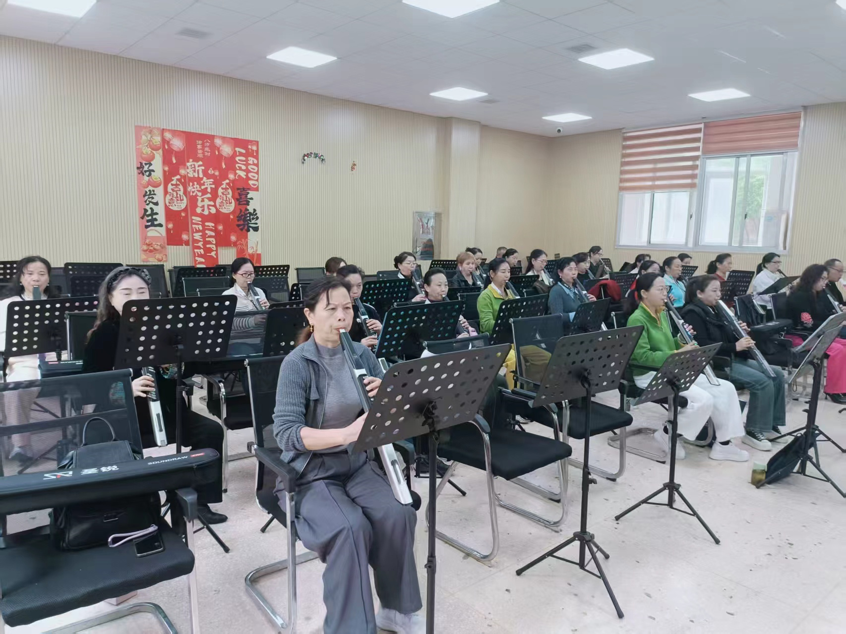 湖南湘阴“爱晚”老年大学让银发族“夕阳”更红(图2)