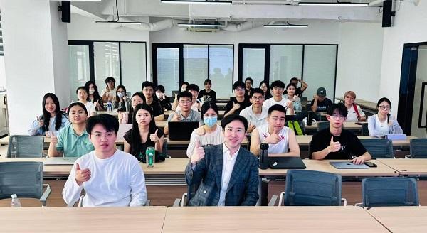格兰投研创始人申文冠在上海高校开展讲座AI赋能体育发展新路径(图2)