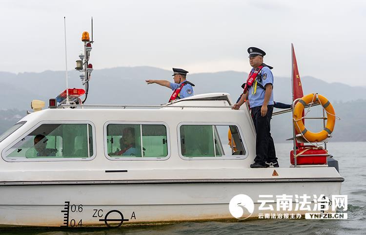 横渡金沙江!巧家公安保障水上赛事运行(图1)