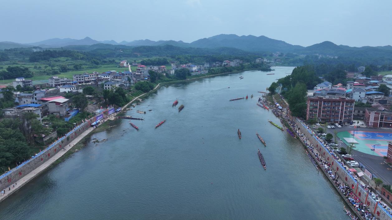 湖南邵阳县：大端午龙舟竞渡传统民俗润乡风(图2)