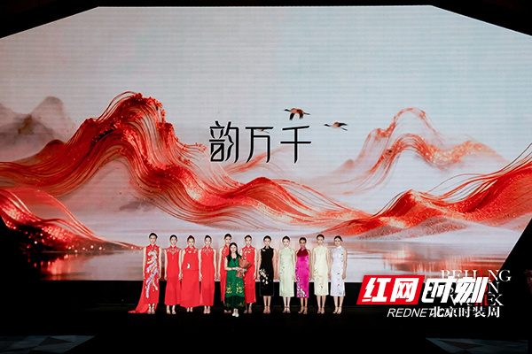 湘江创客记⑥|岳麓山下她把10万件湘派旗袍卖往30多个国家(图6)