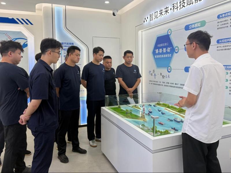 长江九江航道处打造“时空长廊”沉浸式文明课堂凝聚职工共识(图1)