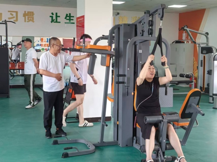 内蒙古二连浩特市:免费“百姓健身房”建成投用(图1)