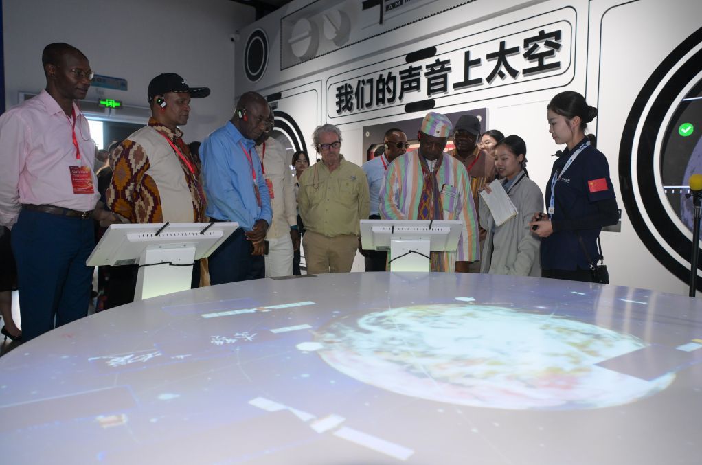 新华鲜报丨驻华使节访琼:看科创活力寻合作机遇(图2)