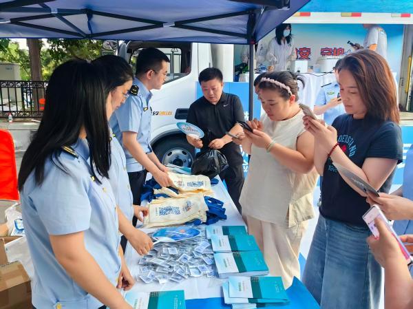 山西：快检车开进大集守护市民“舌尖安全”(图3)
