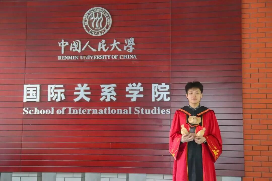 奔赴祖国需要的地方！来看毕业照背后的青春选择(图2)