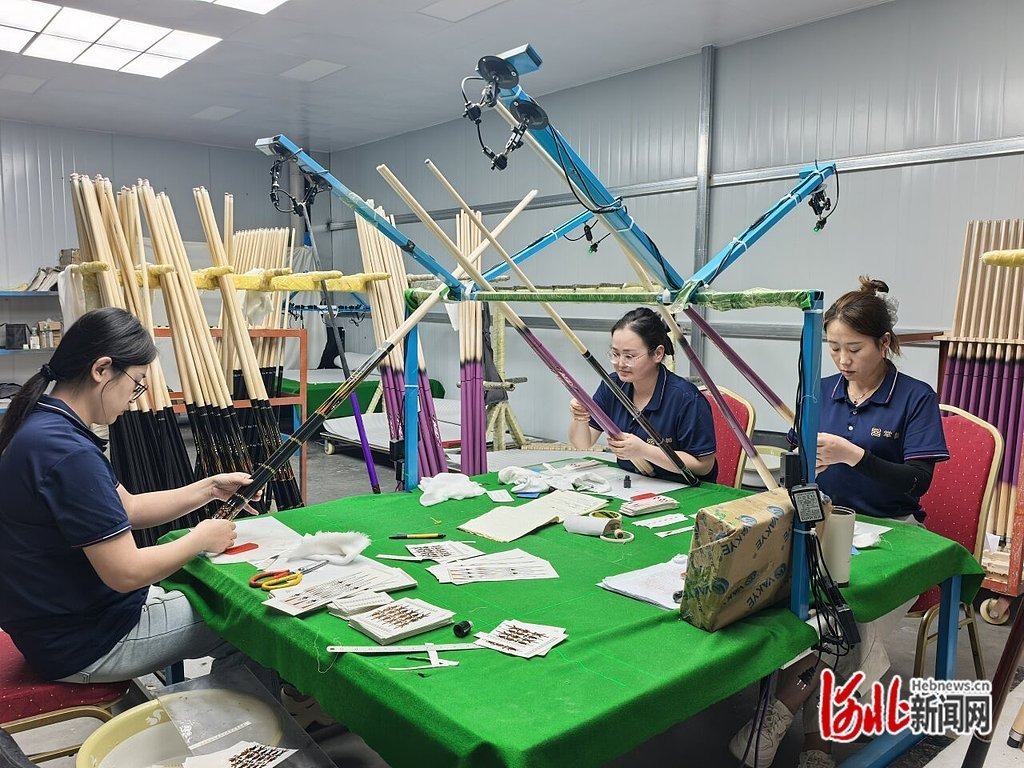 “台球村超”搭台球杆借力出海(图1)