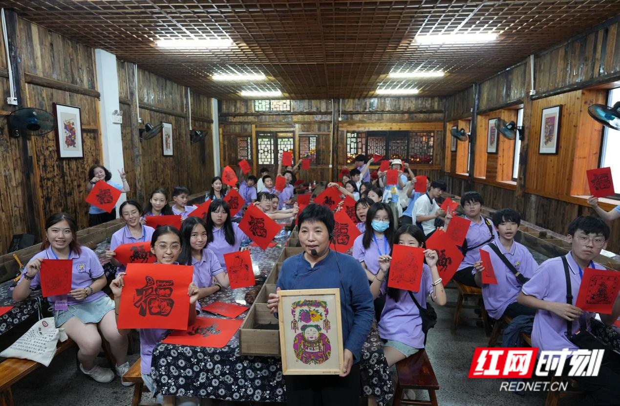 三湘四水间读懂湖南——2026“亲情中华·中国寻根之旅”夏令营湖南营侧记(图2)