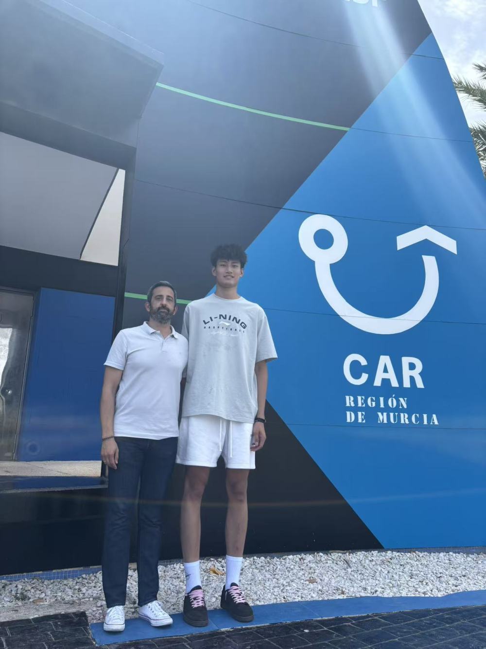 中国男篮小将吴嘉浩将前往西班牙发展(图2)