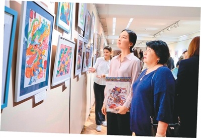 驻外使领馆用心用情做好领事保护与服务——把领事服务送到侨胞心坎上（侨界关注）(图3)