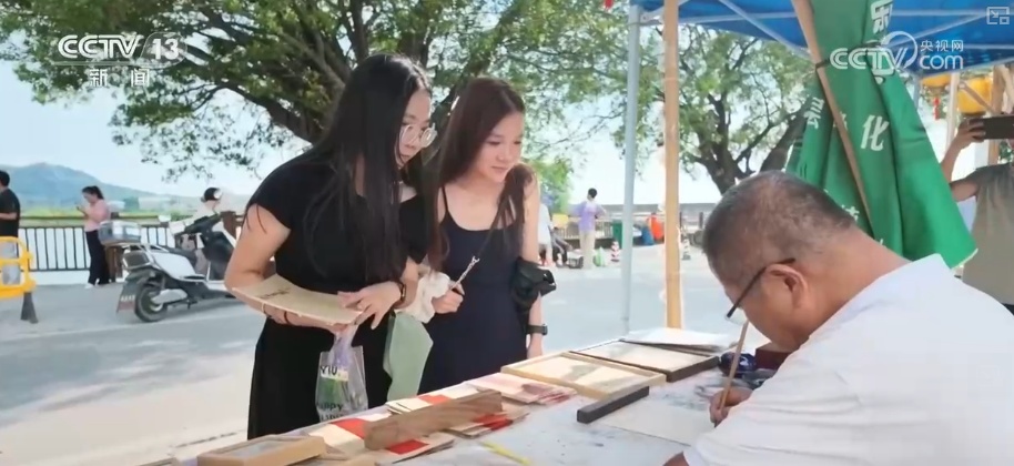 银幕里“牵手”银幕外解锁“电影奇缘”连锁反应催生实打实“产业乘数”(图2)