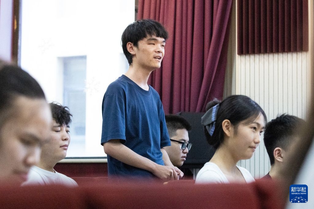 黑暗中吹响追梦之音(图7)