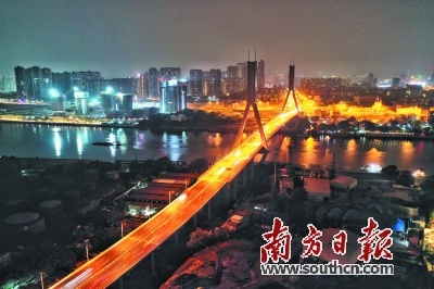 1月10日0时，广州鹤洞大桥正式恢复桥面通车