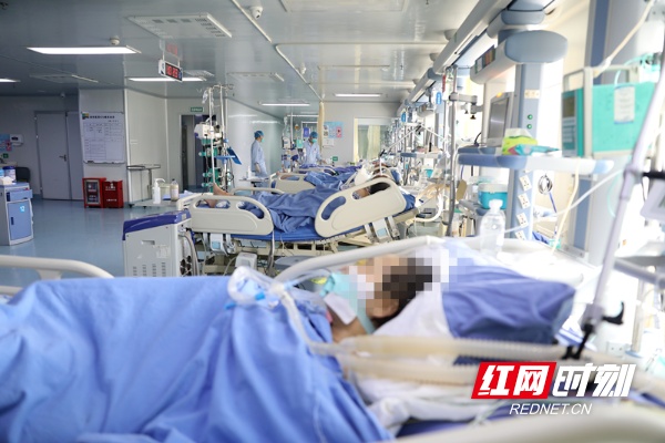 醴陵：当医务人员“阳”了 医院里谁在上班？