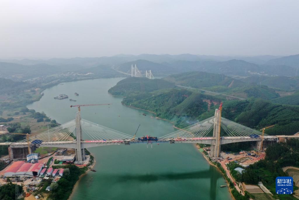 六律邕江特大桥图片