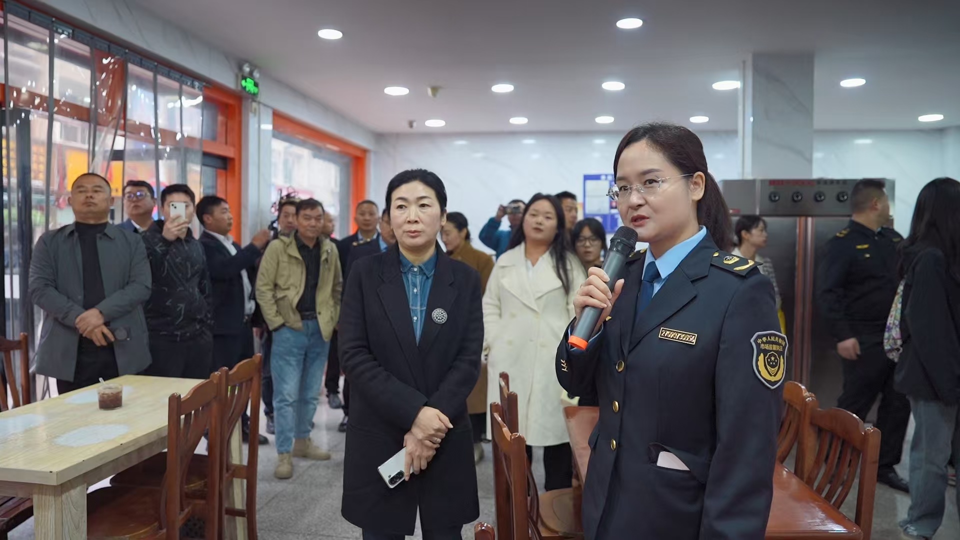 陕西汉阴举行“阳光食安·智慧监管”明厨亮灶成果报告会