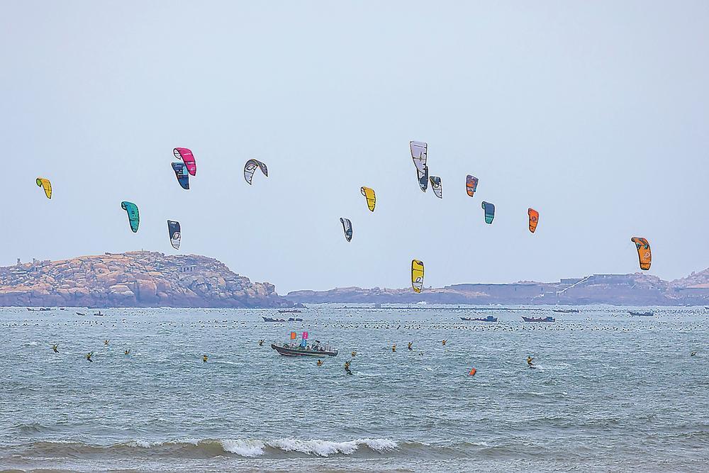 2025海峡两岸风筝冲浪花式邀请赛开赛