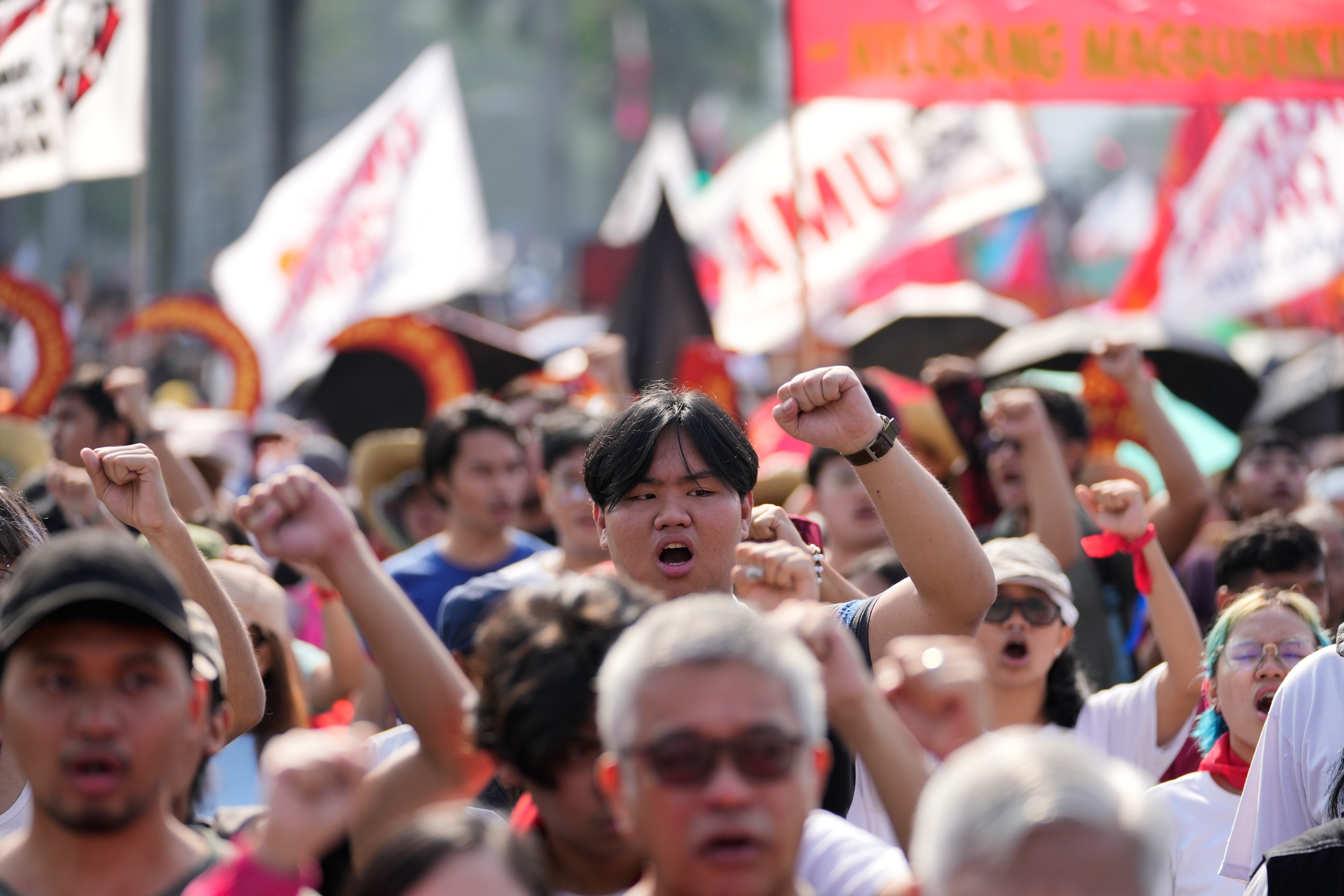 外媒：菲律宾爆发大规模反腐抗议