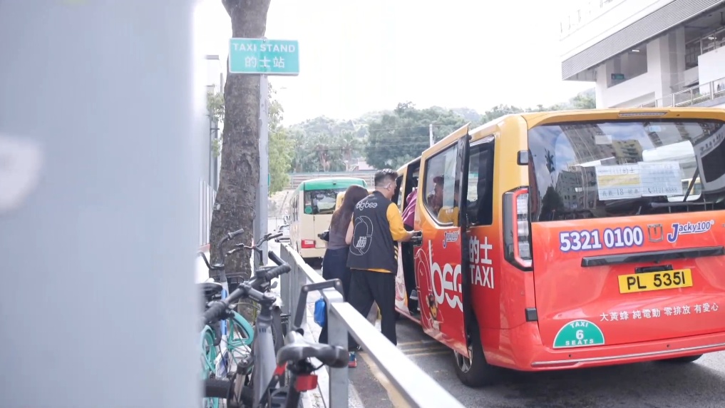 香港爱心车队为大埔火灾灾民提供义载服务