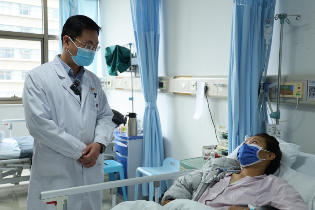 跨越近4000公里 藏族父亲赴皖捐肾为女儿重燃新生